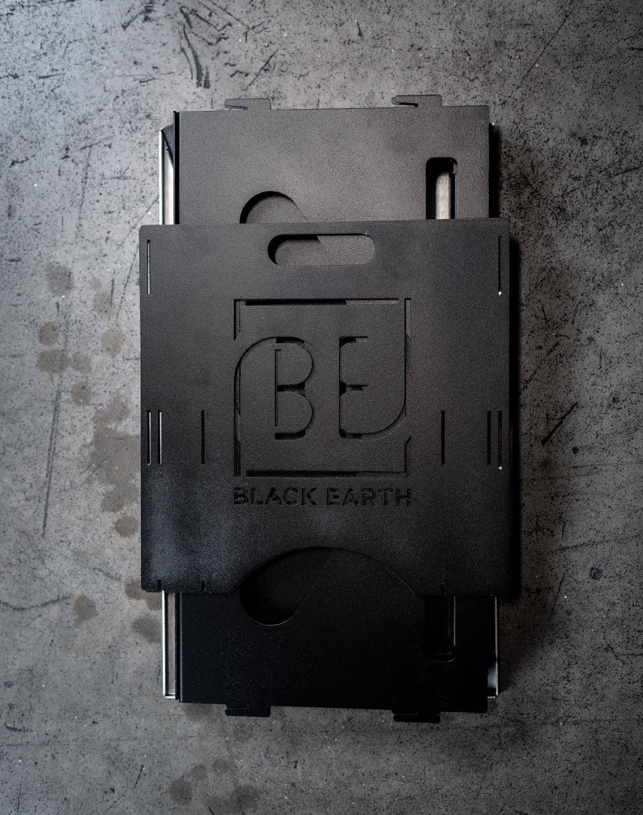 Black Earth Roam