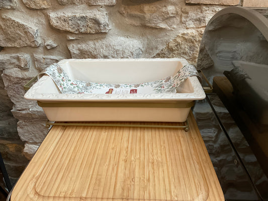 Baking dish with serving rack