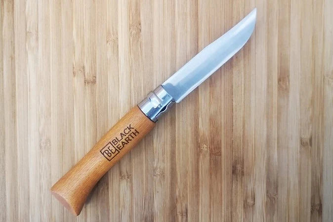 Opinel N°08 Carbon