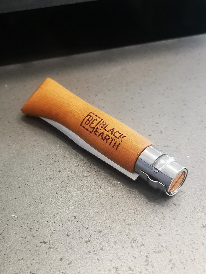 Opinel N°08 Carbon