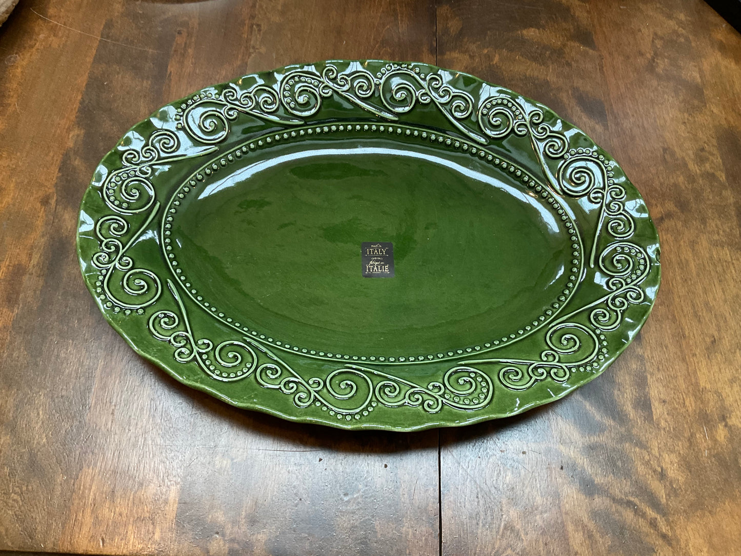 Green serving platter
