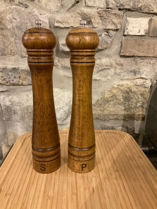 Salt and pepper grinder set 10 inches