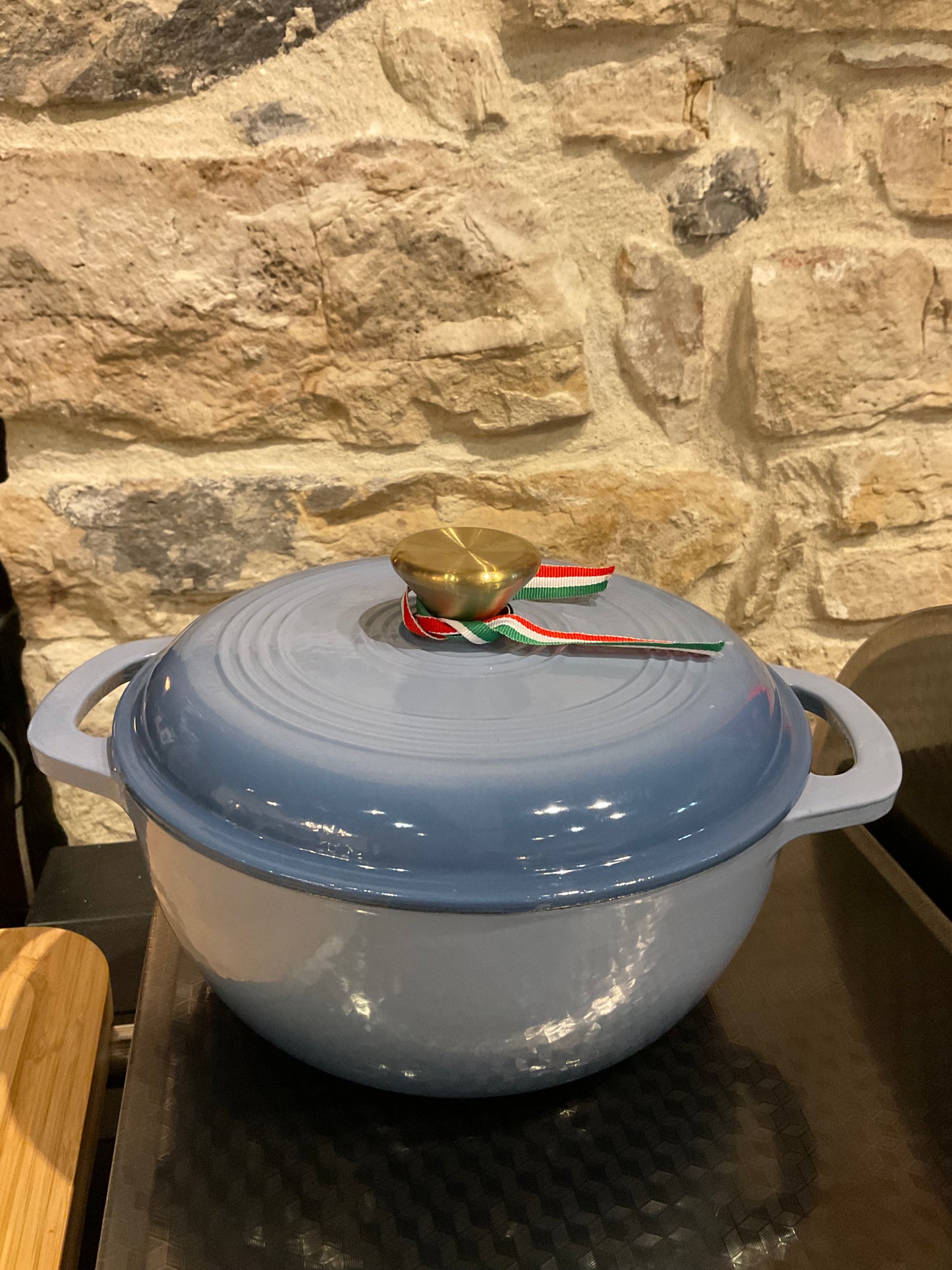 Dutch oven cast iron light blue 3.2 qt